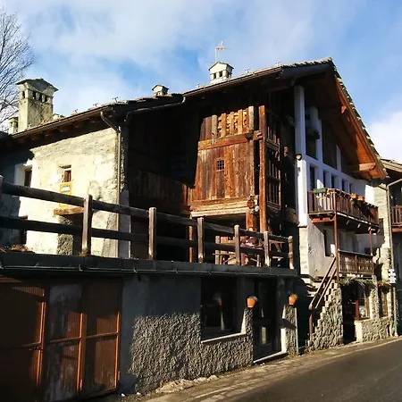 Maison Chasseur Alpine Design Apartment Champoluc